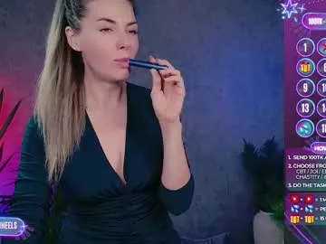 MilaDelays – webcam model profile photo Image 13