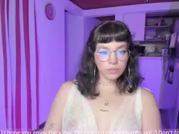 NoraTello – webcam model profile photo Image 5