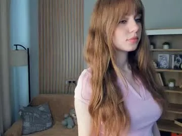 AlineFisher – webcam model profile photo Image 3