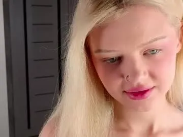 AmberJoulie – webcam model profile photo Image 3