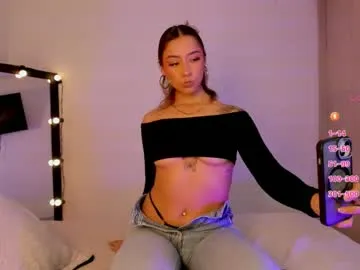 Karoll – webcam model profile photo Image 3