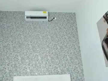 AellennaAA – webcam model profile photo Image 5