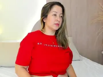 ivonny_04 – webcam model profile photo