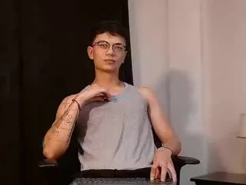 playussoftly – webcam model profile photo Image 6