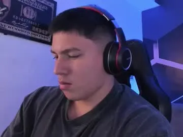 alex_islive – webcam model profile photo Image 14