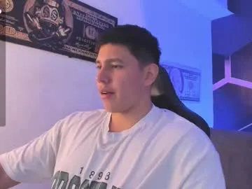 alex_islive – webcam model profile photo Image 17