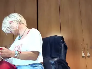 winaria – webcam model profile photo Image 10