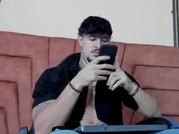 boysgang_sex – webcam model profile photo Image 12