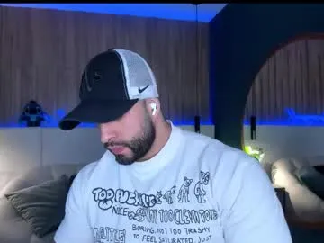 curlytwinkboy – webcam model profile photo Image 10