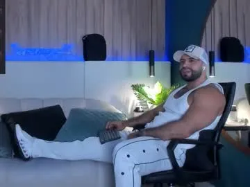 curlytwinkboy – webcam model profile photo Image 6