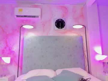 winaria – webcam model profile photo Image 5