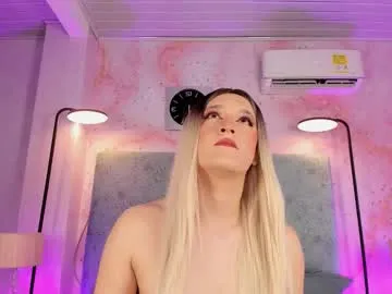 winaria – webcam model profile photo Image 8