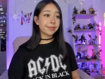 AlyCooper – webcam model profile photo Image 3