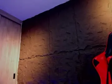 alexwos – webcam model profile photo Image 15