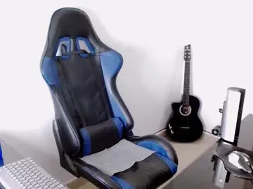 dongfatherproductions – webcam model profile photo Image 13