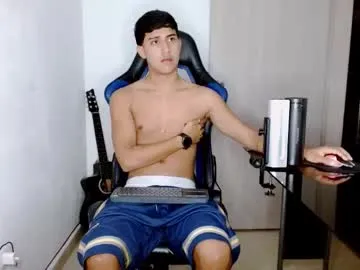 dongfatherproductions – webcam model profile photo Image 14