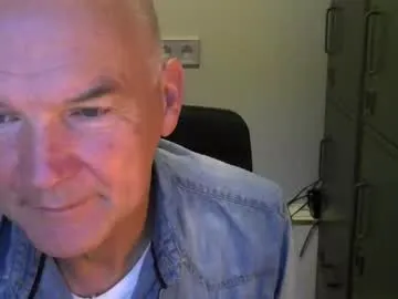 dongfatherproductions – webcam model profile photo Image 19