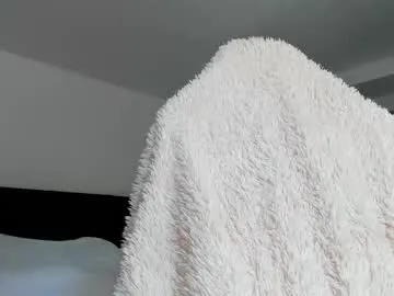 playussoftly – webcam model profile photo Image 9