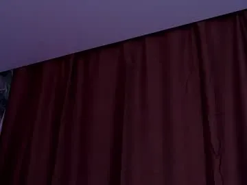 EllaDeLuna – webcam model profile photo Image 11