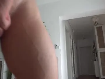 timveret – webcam model profile photo Image 12