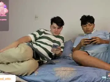 ululante – webcam model profile photo Image 10