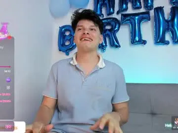 ululante – webcam model profile photo Image 18