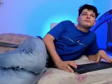 ululante – webcam model profile photo Image 8