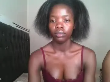 ohmymojo – webcam model profile photo Image 2