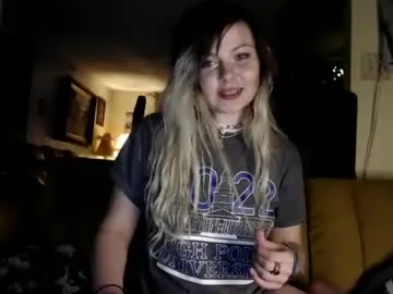 ErikaBonnie – webcam model profile photo Image 13