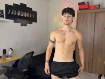 maxkaiden – webcam model profile photo Image 17