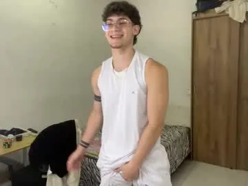 maxkaiden – webcam model profile photo Image 4