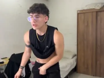 maxkaiden – webcam model profile photo Image 7