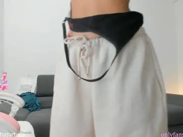 AnyaHills – webcam model profile photo Image 14