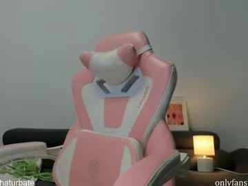 AnyaHills – webcam model profile photo Image 17