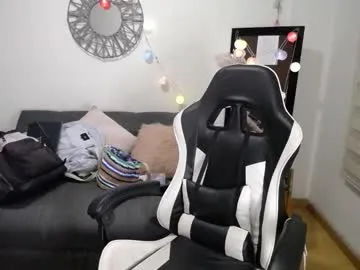 GigiDaven – webcam model profile photo Image 17