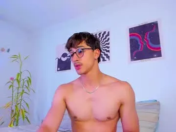 pacho_stormie – webcam model profile photo Image 12