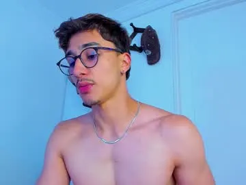 pacho_stormie – webcam model profile photo Image 9