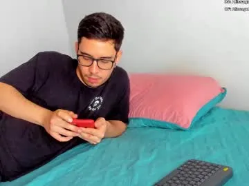 twl8vibe – webcam model profile photo Image 5