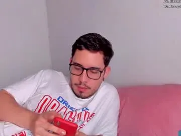 twl8vibe – webcam model profile photo Image 7