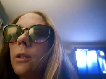 pinkypuppa – webcam model profile photo Image 2