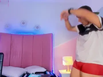 double_magic_ – webcam model profile photo Image 10