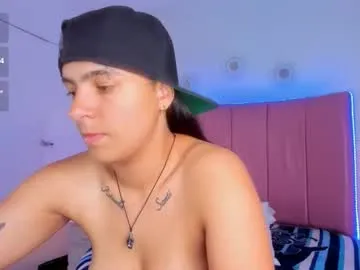 double_magic_ – webcam model profile photo Image 11