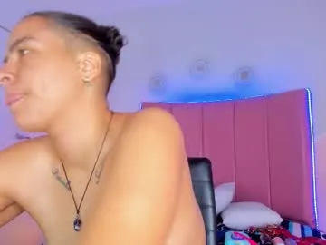 double_magic_ – webcam model profile photo Image 7