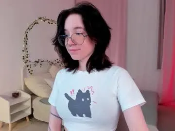  – webcam model profile photo Image 8