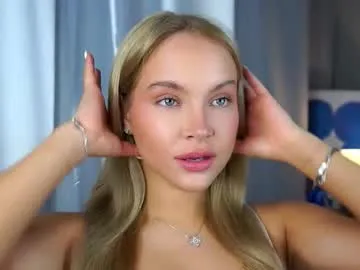 lipswithsmileonthem Image 18