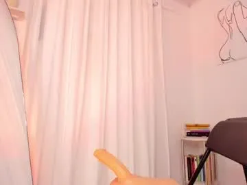 lucia_lee_'s Thumb Image