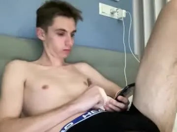 dongfatherproductions – webcam model profile photo Image 19