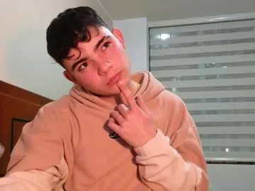 ululante – webcam model profile photo Image 13