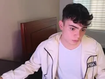 ululante – webcam model profile photo Image 3