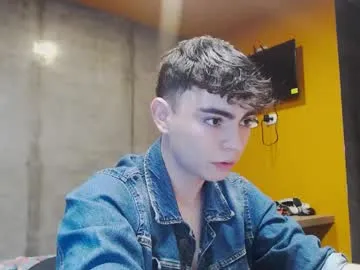 ululante – webcam model profile photo Image 6